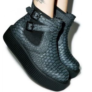 TUK vegan Dragon Scale buckle boots size 9